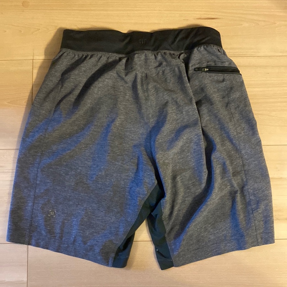 liner less Lululemon short